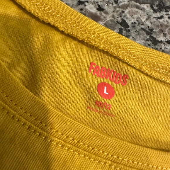 💚 BN butterfly LS tee 5 for $15 - Picture 3 of 6